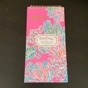 NEW Lilly Pulitzer Luxe Spiral List Pad (70 lined pages) in “Seaing Things”